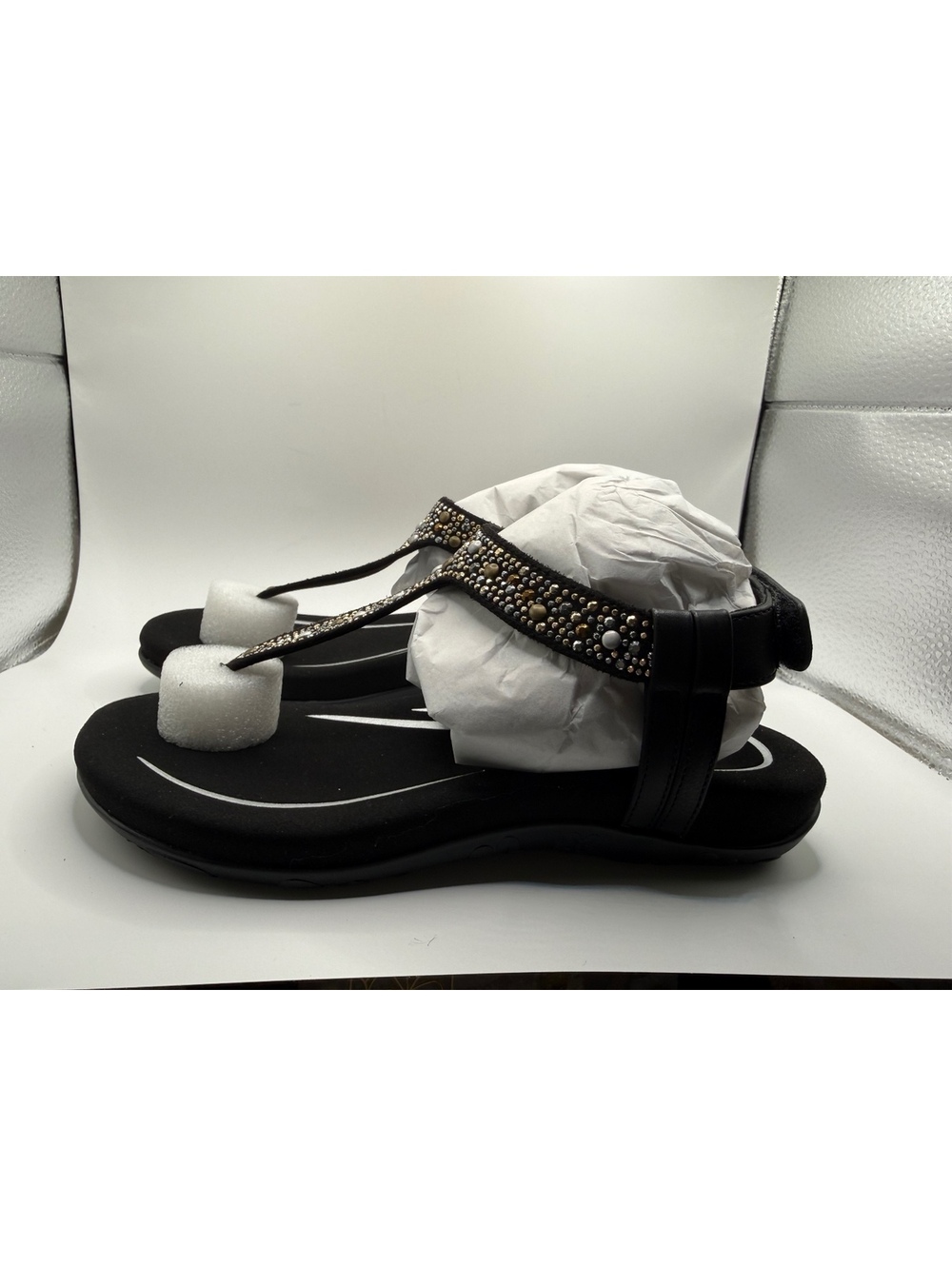 Aetrex women’s 6-6.5 Lindsey Sandal in Black